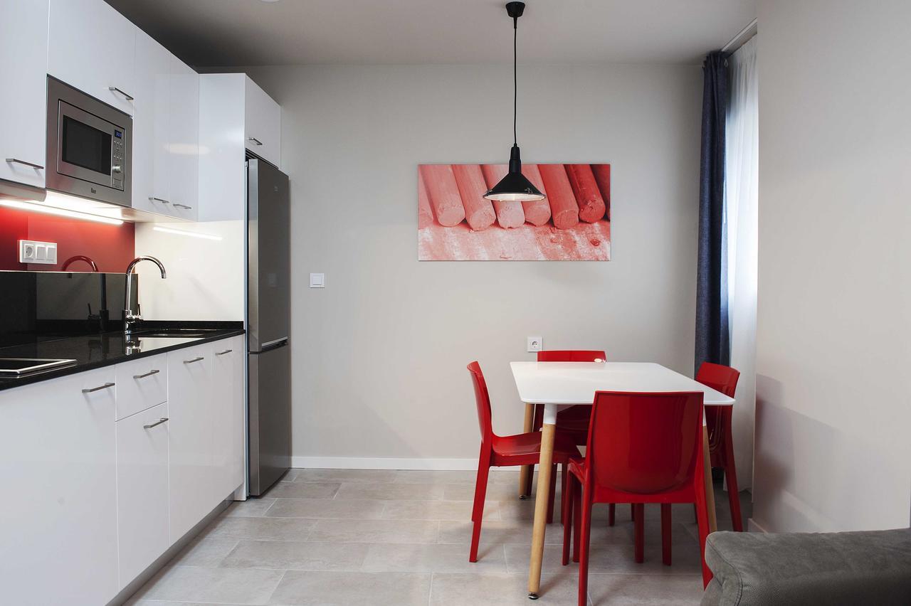 Apartamentos Divan Vitoria-Gasteiz Exterior photo
